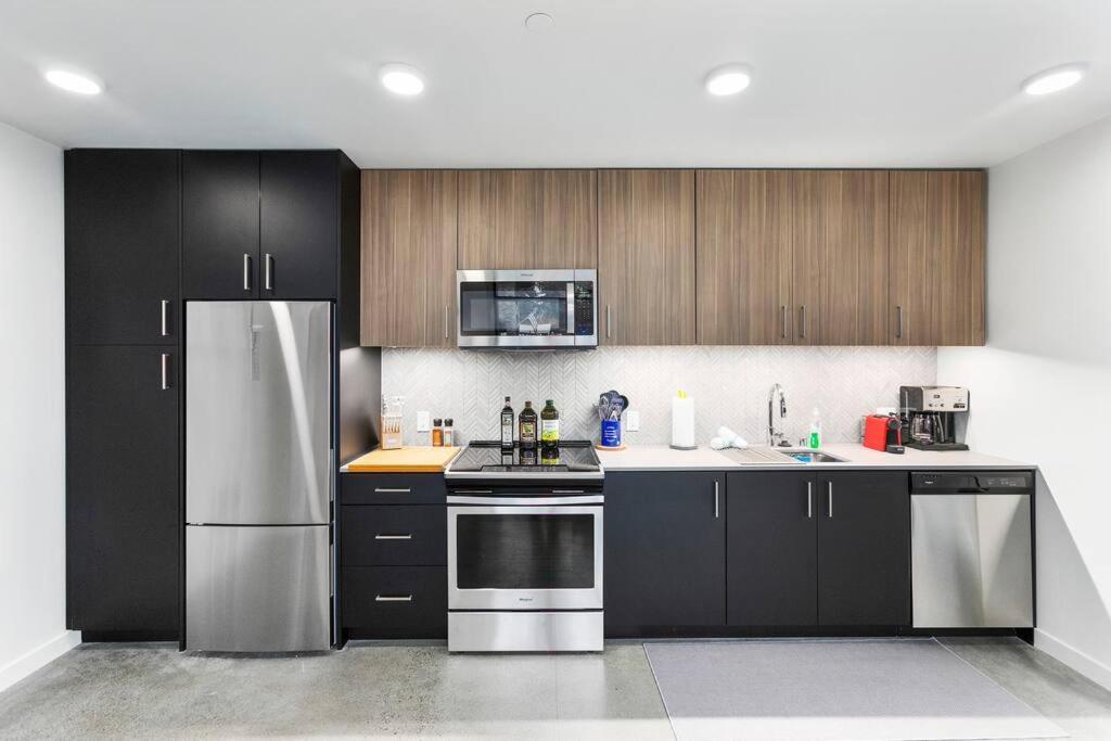 Airy And Open Corner Loft - 92 Walkscore Redmond Exterior photo